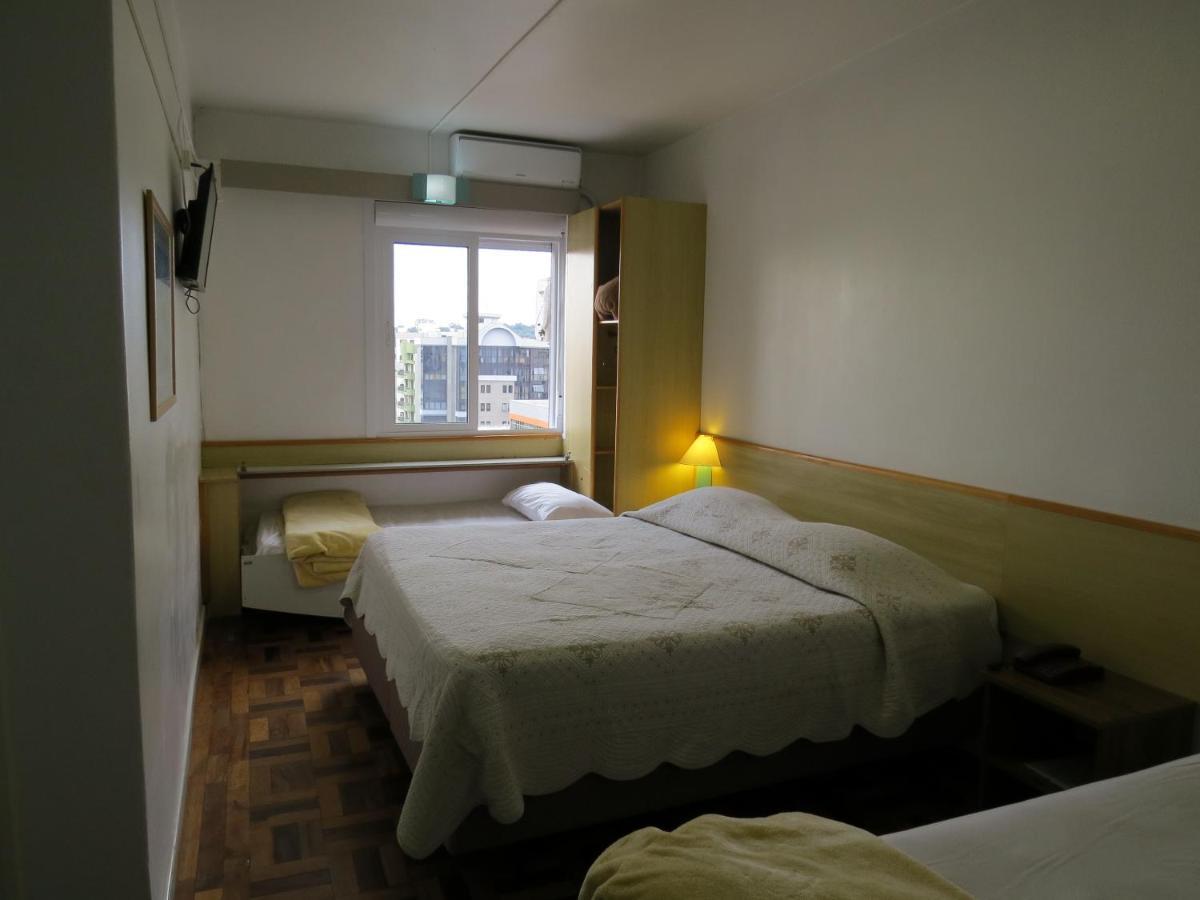 City Hotel กาเชียสโดซุล ภายนอก รูปภาพ